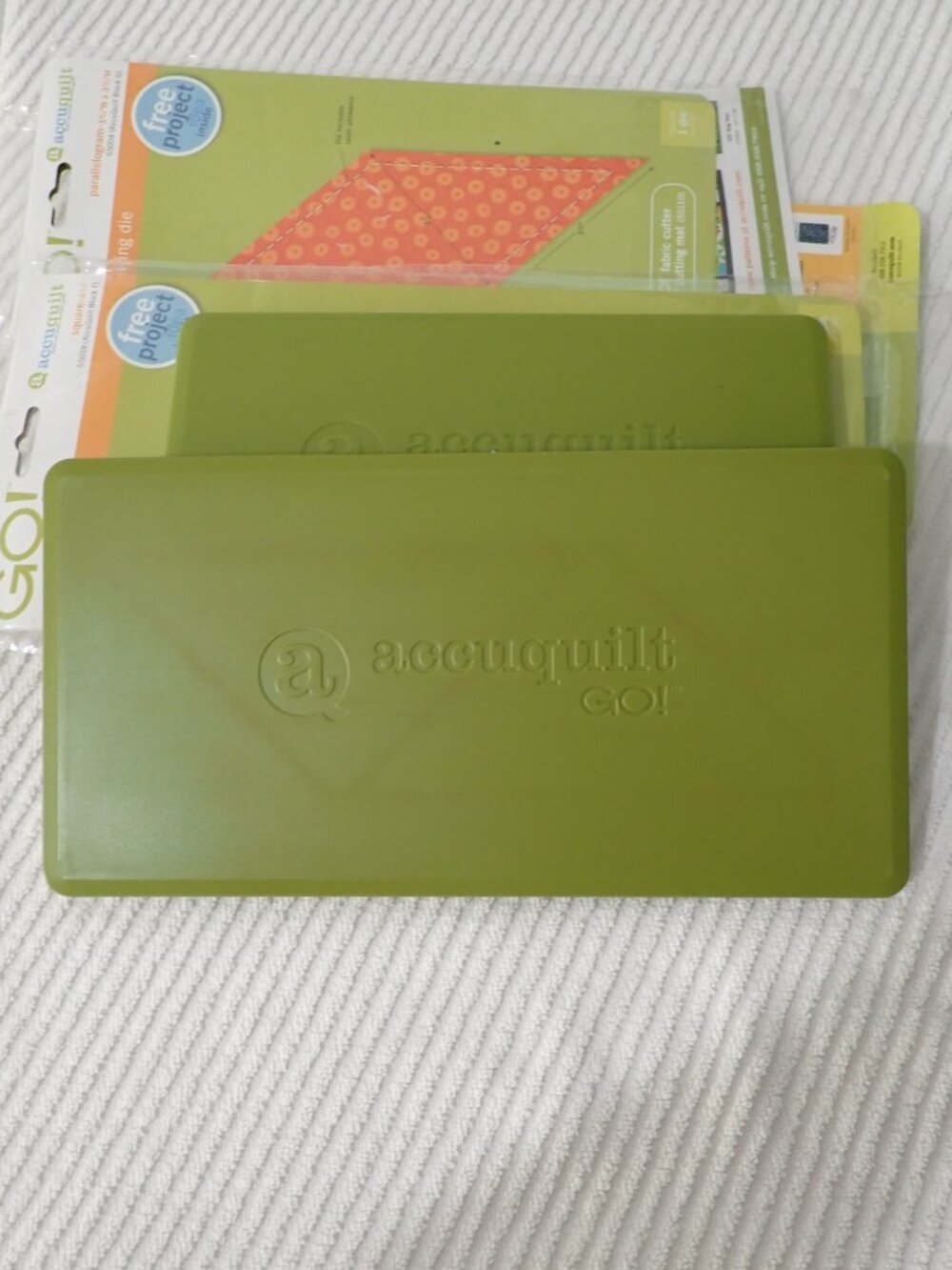 Accuquilt Fabric Cutting Die Lot (55004 Block G /55002 Block D/ 55019 Block F) - Picture 14 of 16